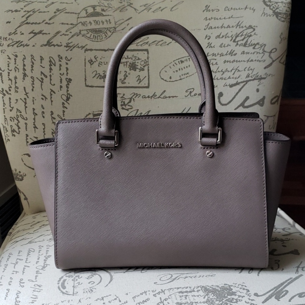Michael Kors Selma Saffiano Leather Medium